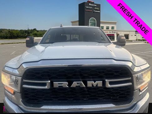 Used 2024 RAM 2500 Tradesman w/ Chrome Appearance Group AWD/4WD image 5