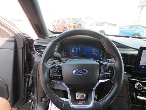 Used 2021 Ford Explorer ST AWD/4WD image 10