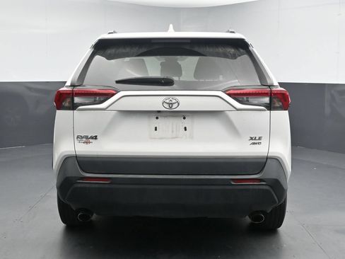Used 2021 Toyota RAV4 XLE w/ Convenience Package AWD/4WD image 8