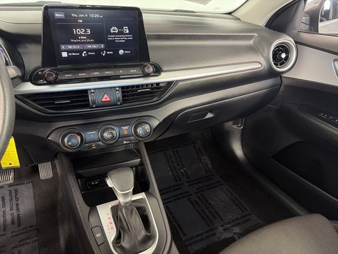 Certified 2024 Kia Forte LXS FWD image 4