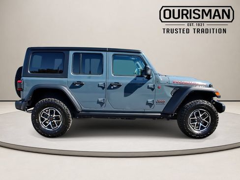 Used 2024 Jeep Wrangler Unlimited Rubicon AWD/4WD image 10