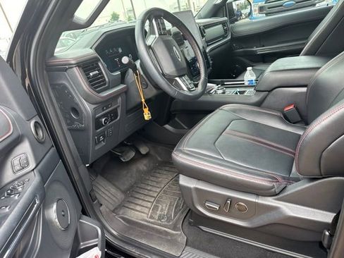 Used 2024 Ford Expedition Limited RWD image 9