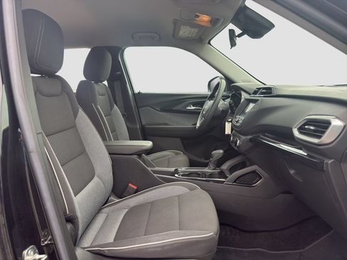 Used 2023 Chevrolet TrailBlazer LS AWD/4WD image 17