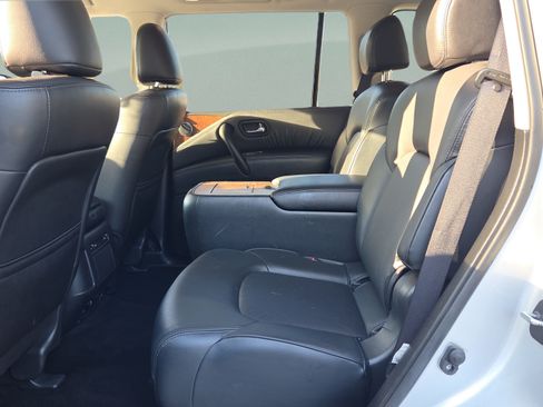 Used 2024 Nissan Armada SL w/ Captain's Chairs Package RWD image 10