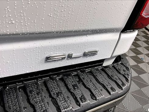 New 2026 GMC Sierra 2500 SLE w/ SLE Value Package; AWD/4WD image 9