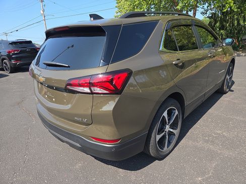 Used 2023 Chevrolet Equinox LT AWD/4WD image 3
