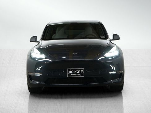 Used 2025 Tesla Model Y Long Range image 8
