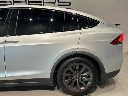 Used 2018 Tesla Model X 75D AWD/4WD image 4