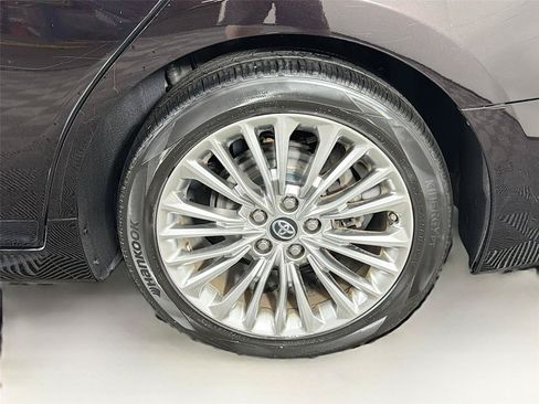 Used 2019 Toyota Avalon Limited w/ Advanced Safety Package FWD image 36