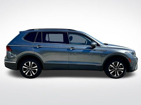 Certified 2022 Volkswagen Tiguan S image 7