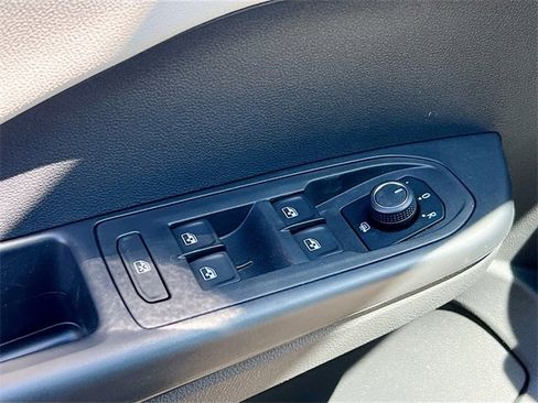 New 2025 Volkswagen Taos S image 17