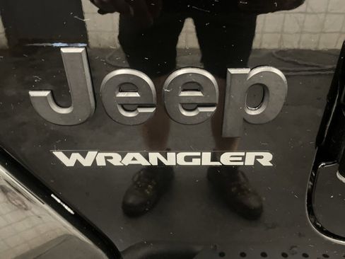 Used 2023 Jeep Wrangler Altitude image 25
