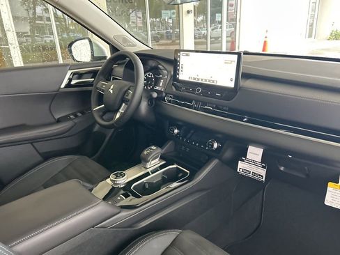 New 2026 Mitsubishi Outlander SE image 22