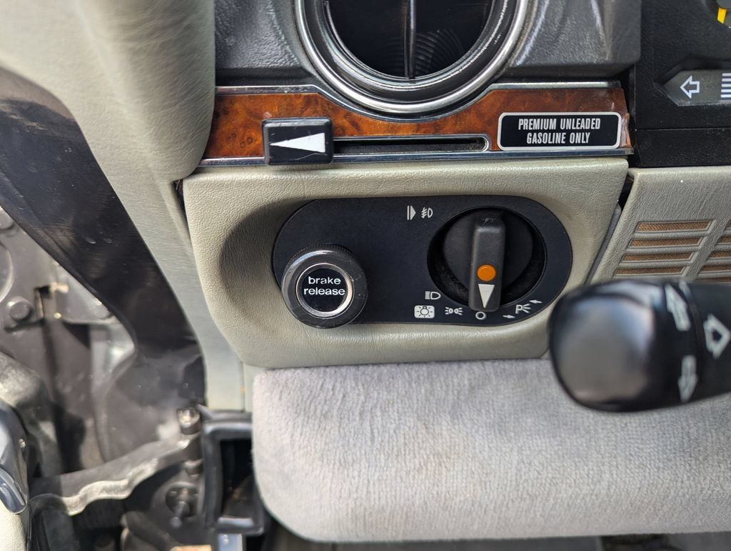 Used 1987 Mercedes-Benz 560 SL image 18