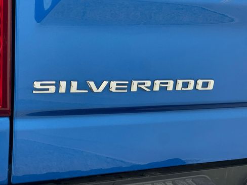 Used 2022 Chevrolet Silverado 1500 Custom AWD/4WD image 38