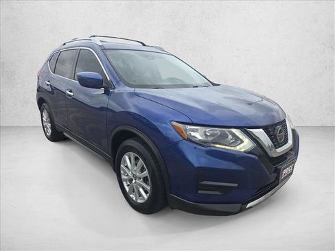 Used 2020 Nissan Rogue SV FWD image 3