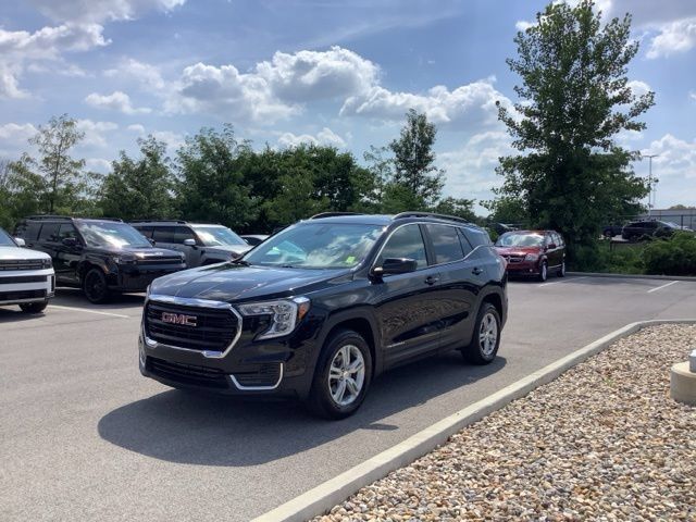 Used 2023 GMC Terrain SLE w/ Driver Convenience Package AWD/4WD image 1