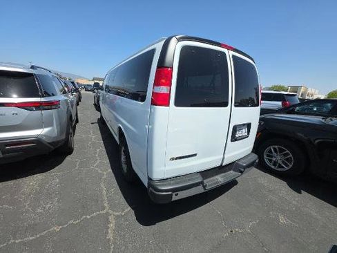 Used 2025 Chevrolet Express 3500 LT w/ LT Preferred Equipment Group RWD image 4
