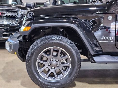 Used 2020 Jeep Gladiator Overland AWD/4WD image 15