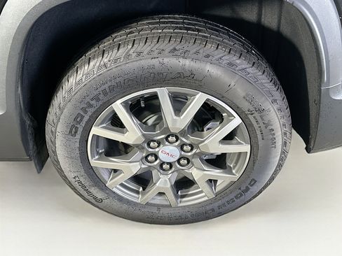 Used 2023 GMC Acadia SLE w/ Driver Convenience Package image 11