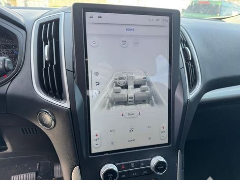 Used 2023 Ford Edge SE w/ Black Appearance Package image 20