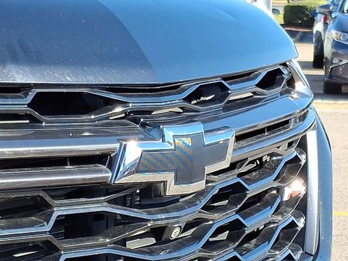 Used 2023 Chevrolet Traverse RS AWD/4WD image 38