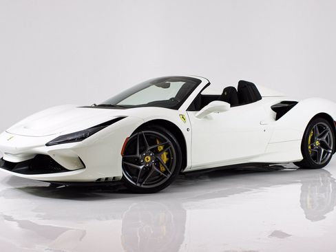 Used 2022 Ferrari F8 Tributo RWD image 60