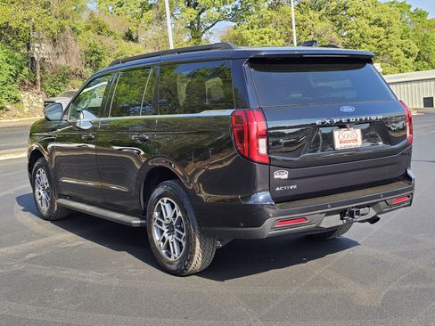Used 2025 Ford Expedition Active image 13