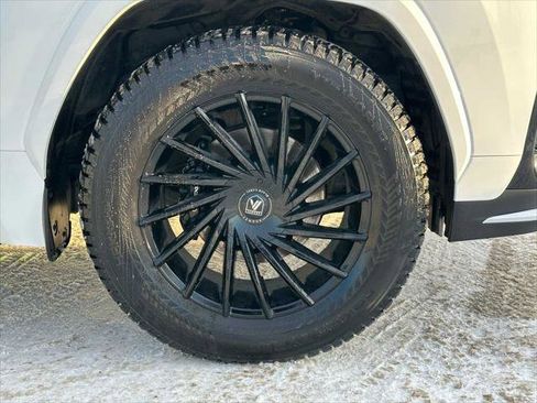 Used 2024 Lexus LX 600 F Sport image 9