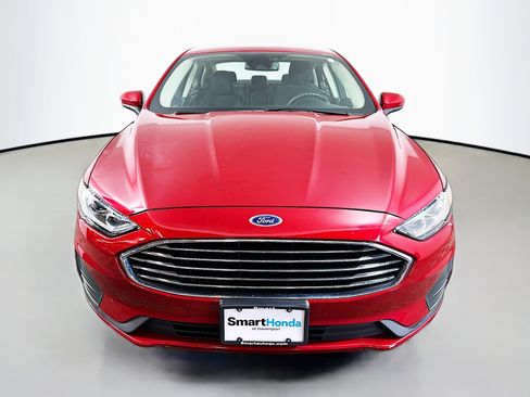 Used 2020 Ford Fusion SE image 2