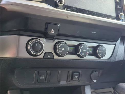 Used 2022 Toyota Tacoma SR5 AWD/4WD image 21