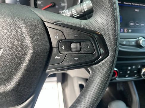 Used 2023 Chevrolet TrailBlazer LT FWD image 26