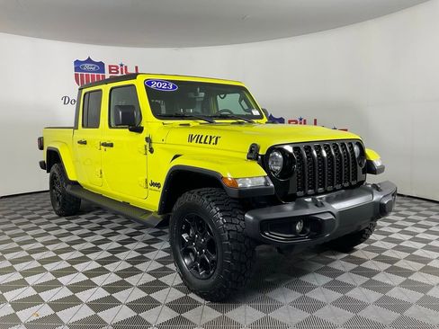 Used 2023 Jeep Gladiator Sport AWD/4WD image 1