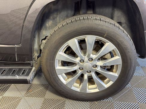 Used 2018 Jeep Cherokee Overland w/ Heavy Duty Protection Group image 15