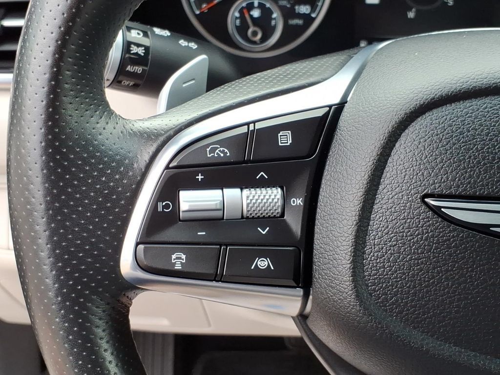 Used 2025 Genesis G70 2.5T AWD/4WD image 17
