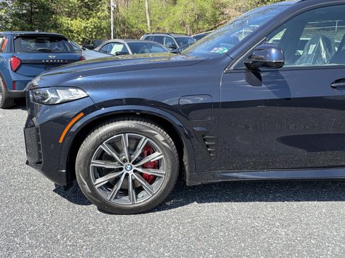 New 2026 BMW X5 xDrive50e w/ M Sport Package AWD/4WD image 4
