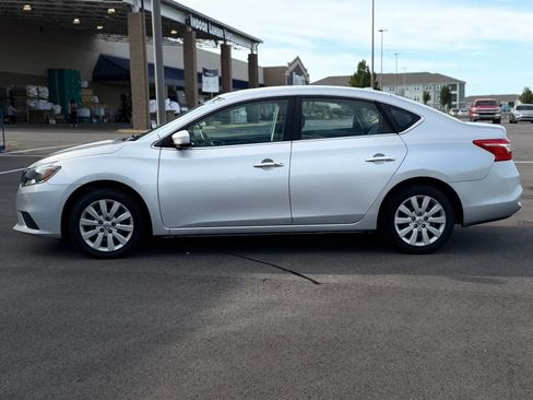 Used 2017 Nissan Sentra SV FWD image 2