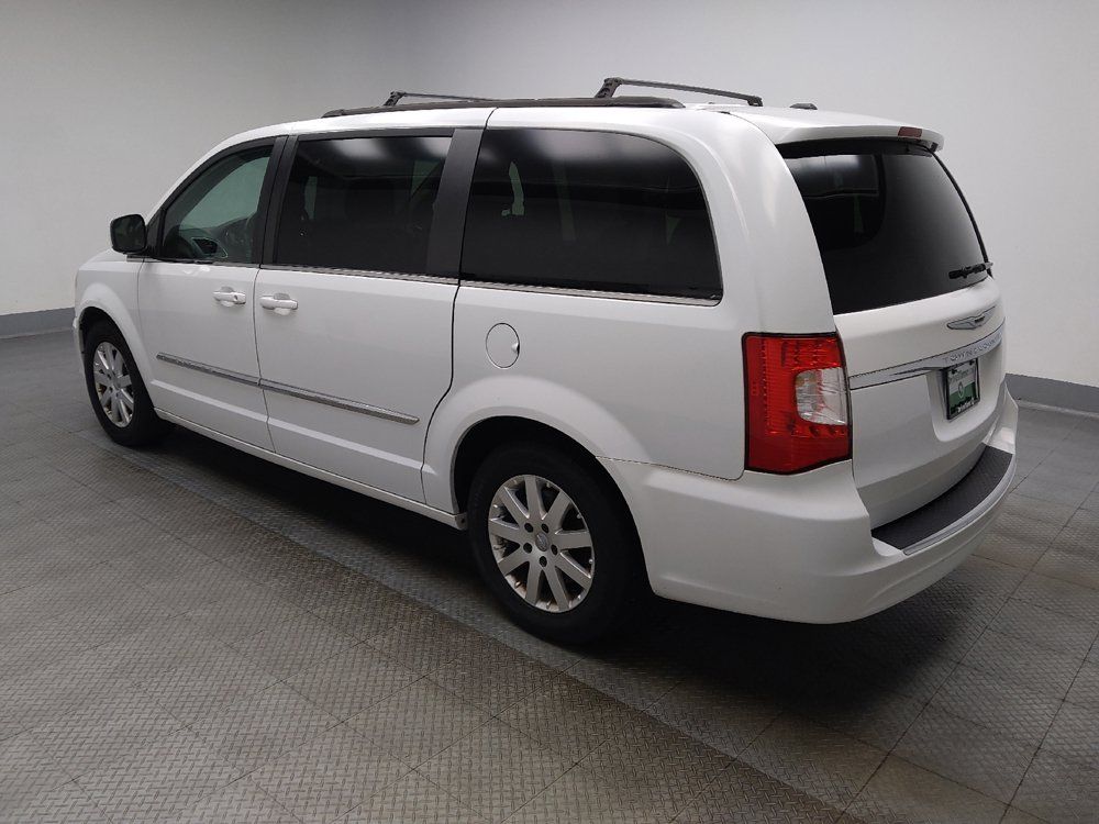 Used 2015 Chrysler Town & Country Touring FWD image 3