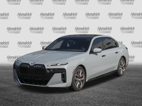 Used 2023 BMW 740i RWD image 5