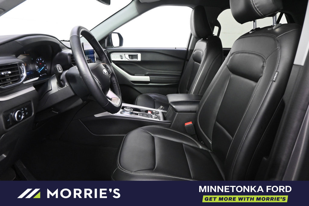 Used 2024 Ford Explorer XLT w/ Equipment Group 202A AWD/4WD image 13