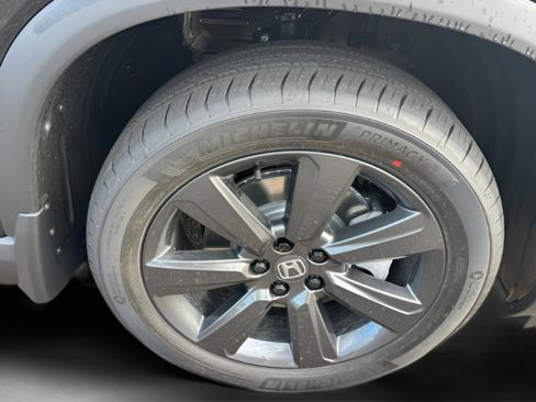 New 2025 Honda Pilot Sport image 9