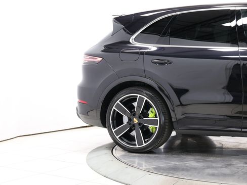 Used 2021 Porsche Cayenne Turbo S AWD/4WD image 81