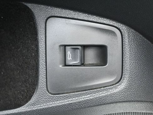 Used 2019 Volkswagen Tiguan SEL AWD/4WD image 16