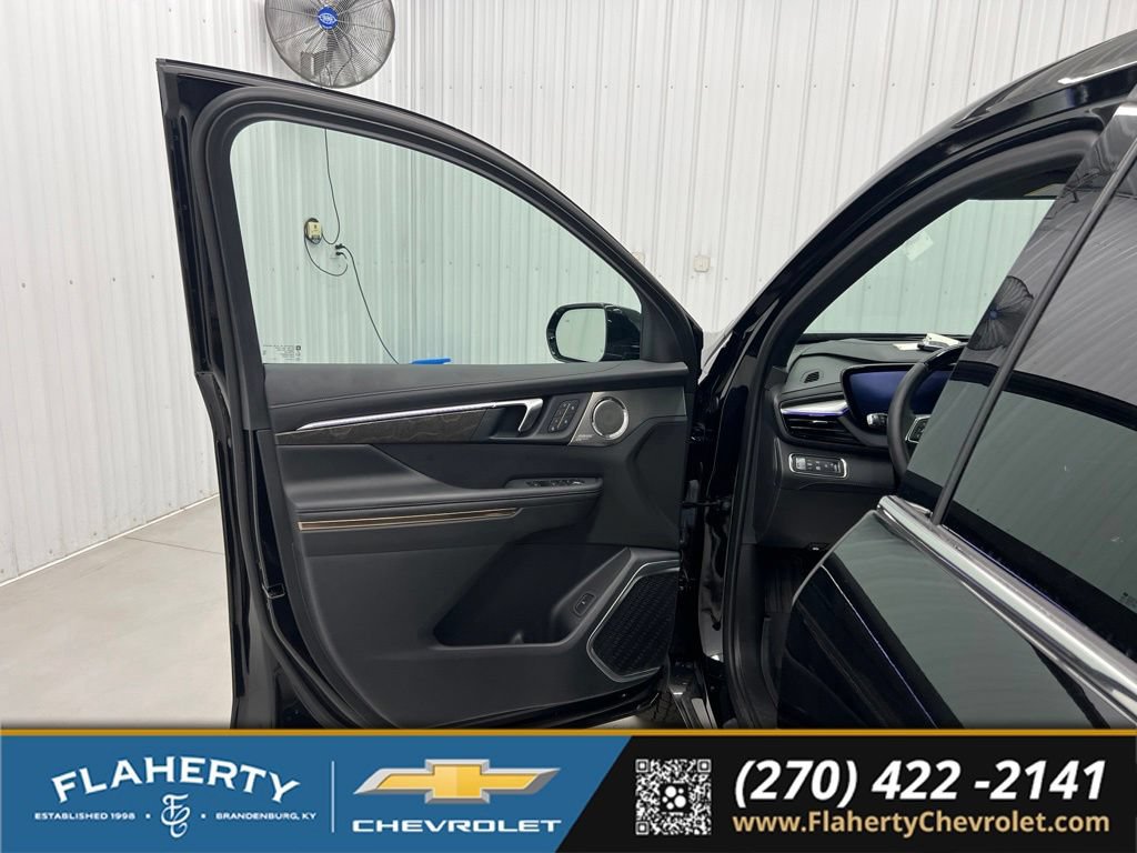 Used 2026 Buick Enclave Avenir w/ Super Cruise Package AWD/4WD image 8