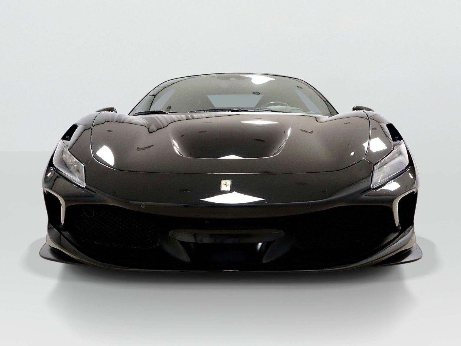 Certified 2022 Ferrari F8 Tributo RWD image 8