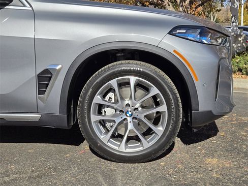 New 2026 BMW X5 xDrive50e w/ Premium Package image 9