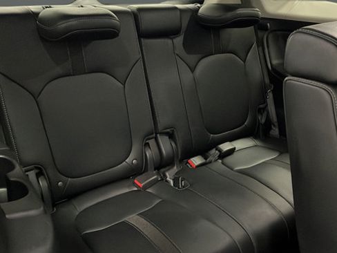 Used 2024 Honda Pilot Touring image 27