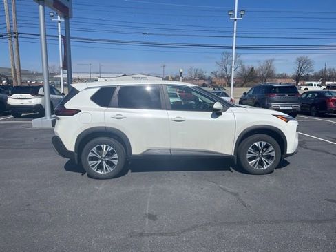 Certified 2023 Nissan Rogue SV image 8