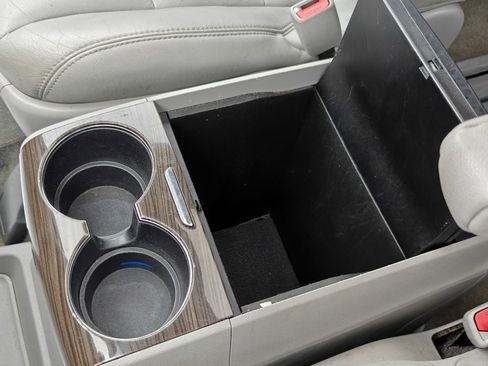 Used 2017 Toyota Sienna XLE image 40