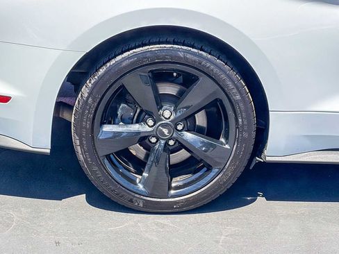 Used 2022 Ford Mustang GT w/ Black Accent Package RWD image 10